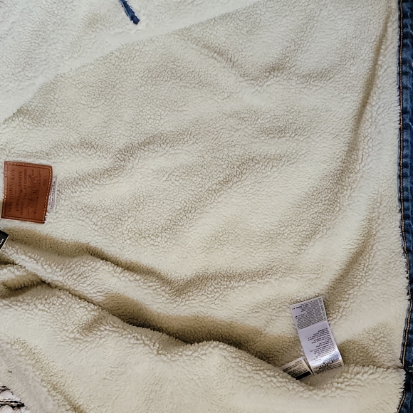 Levi's Premium Sherpa Jean Jacket Size L - Picture 5 of 8